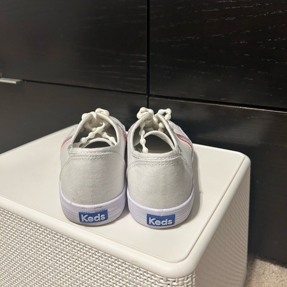 Keds Classic White Canvas Sneakers - Picture 5 of 11